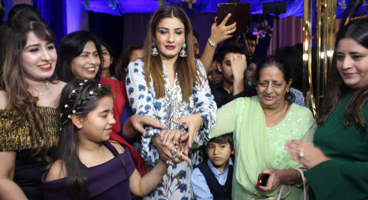 Aditi Sethi's Salon Blonde & Brunette launched by Raveena Tandon [AsPKom  Eixil News] - Business | Entertainment | Lifestyle | Social Innovations